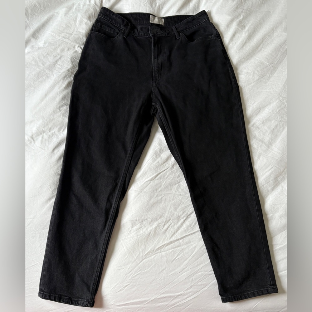 The curvy cheeky jean
